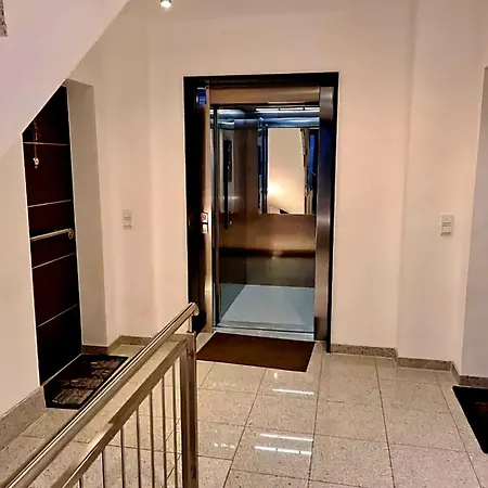 Luxurioese Mit Terrasse, Balkon Und Wasserbett - 24h Check-in Apartment