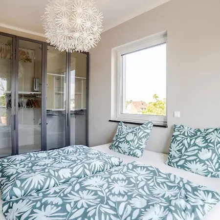 Apartment Luxuriöse Wohnung mit Terrasse, Balkon und Wasserbett - 24h Check-In *