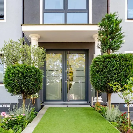 Luxuriöse Wohnung mit Terrasse, Balkon und Wasserbett - 24h Check-In Garbsen